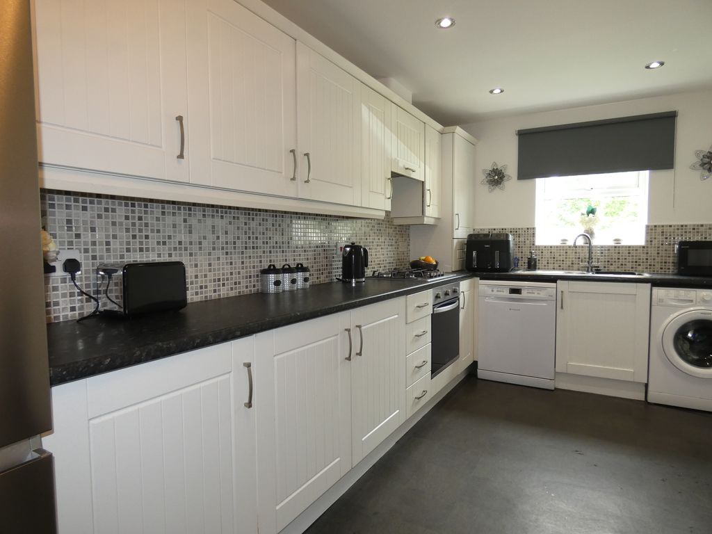 Kitchen-Diner- click for photo gallery